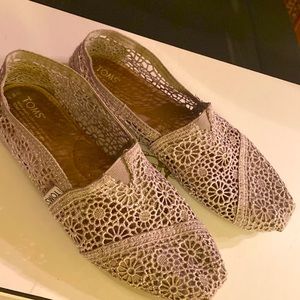 Toms flat beige shoe